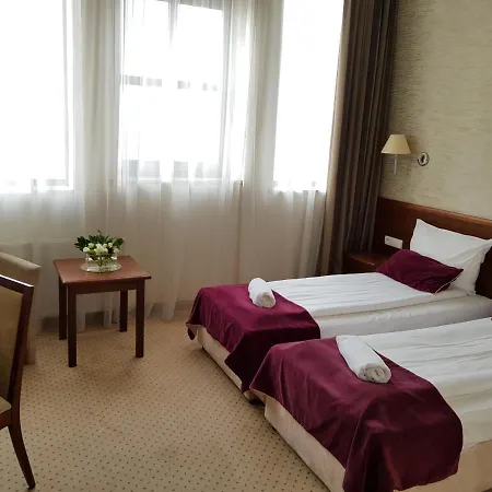 Starzyński 4*